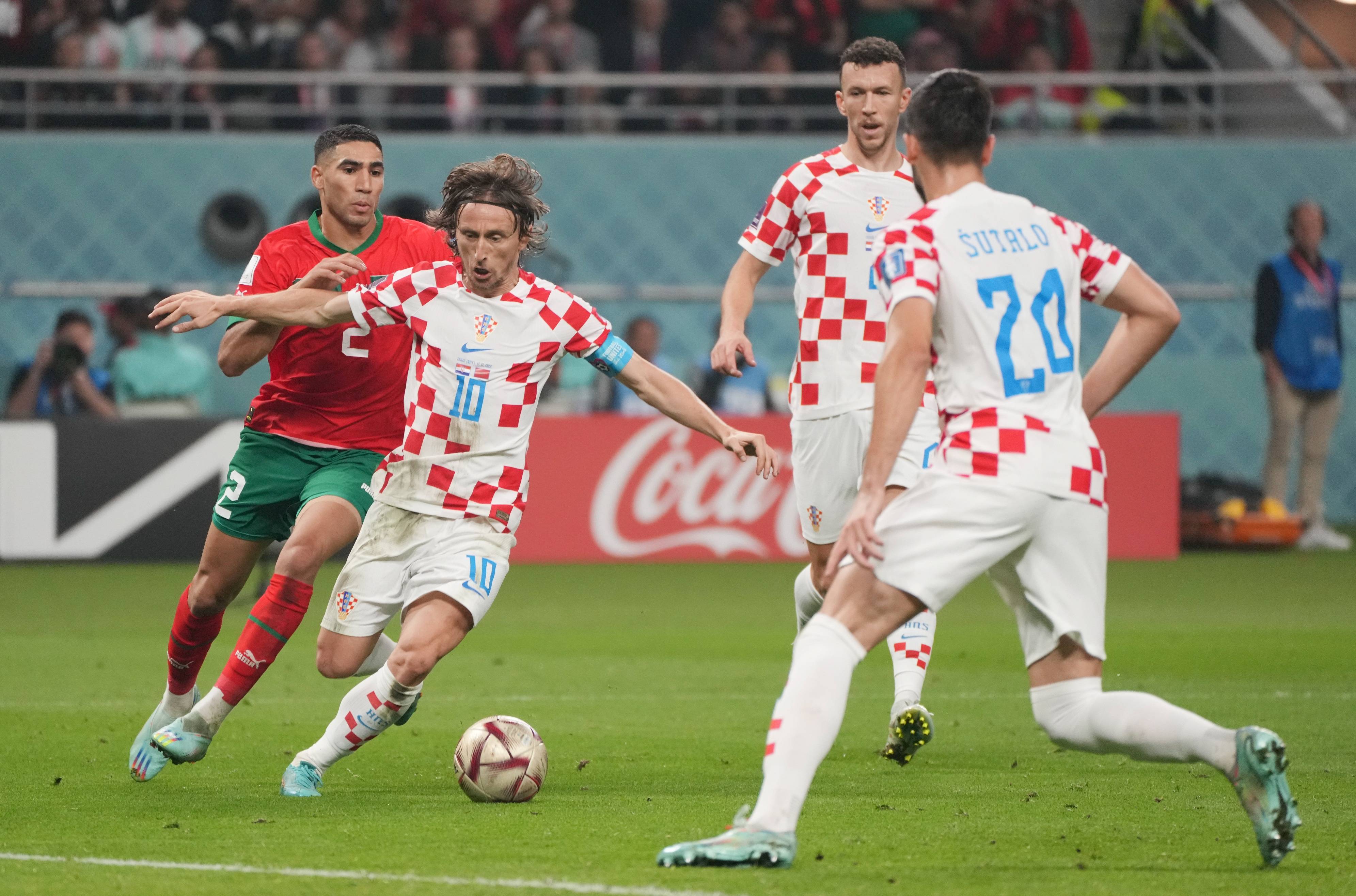 欧冠赛程吃紧，上海海港赛前遗憾出局，赛场秩序良好，更衣室氛围转暖的简单介绍-九游体育官网